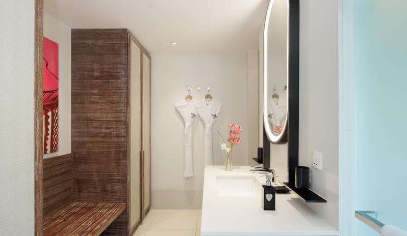 Hard Rock Hotel Maldives_Silver_Sky_Studio_Vanity